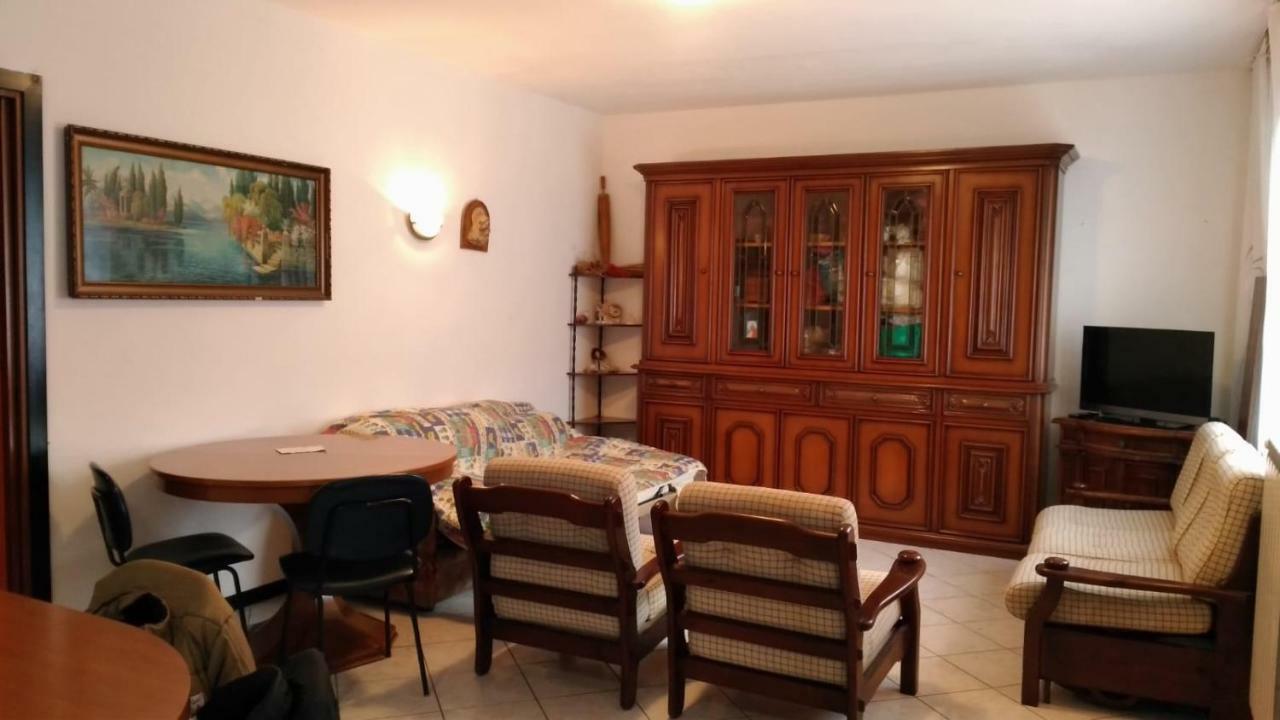 Villetta Rossini Appartamento Da Condividere Con Me Luciano Servizio Ospiti Taxi Driver Navetta No Wifi 2 Camera Da Letto Per 5 Persone Valbrembo Kültér fotó